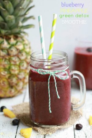 Blueberry Pineapple Green Detox Smoothie - Life made Sweeter