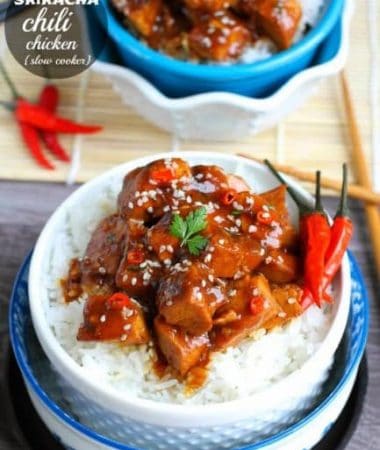 {Slow Cooker} Sriracha Chili Chicken - so easy, flavorful and way better than takeout!