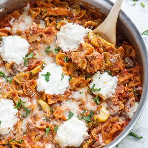 30 Minutes for this Easy Skinny Skillet Lasagna made entirely in just one pan