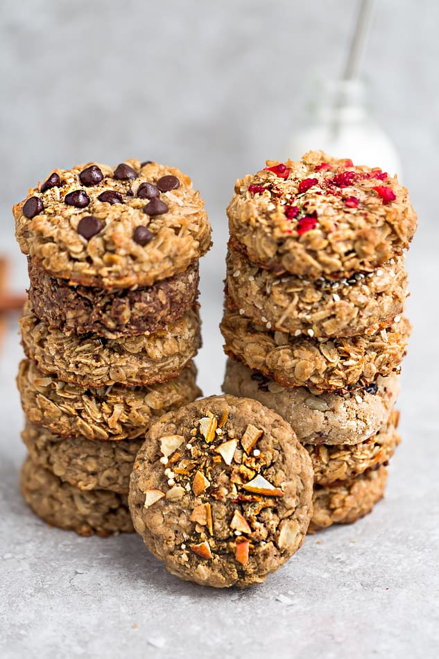 Apple Cinnamon Breakfast Cookies - the perfect healthy make-ahead, portable breakfast (or dessert) for busy mornings. Best of all, easy to customize & made with oatmeal, almond butter, cinnamon & maple syrup. Gluten free and refined sugar free.