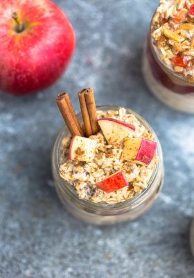Apple Cinnamon Overnight Oats - the perfect easy make ahead breakfast for busy fall mornings on the go. Best of all, this gluten free and vegan recipe requires only 5 minutes of prep time and is made with hearty oats, apples and warm spices.