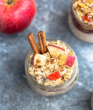 Apple Cinnamon Overnight Oats - the perfect easy make ahead breakfast for busy fall mornings on the go. Best of all, this gluten free and vegan recipe requires only 5 minutes of prep time and is made with hearty oats, apples and warm spices.
