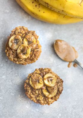 Banana Baked Oatmeal - the perfect easy make ahead breakfast for busy mornings. Has all the flavors of a delicious banana bread but made with wholesome oats, banana, almond butter and chopped walnuts.