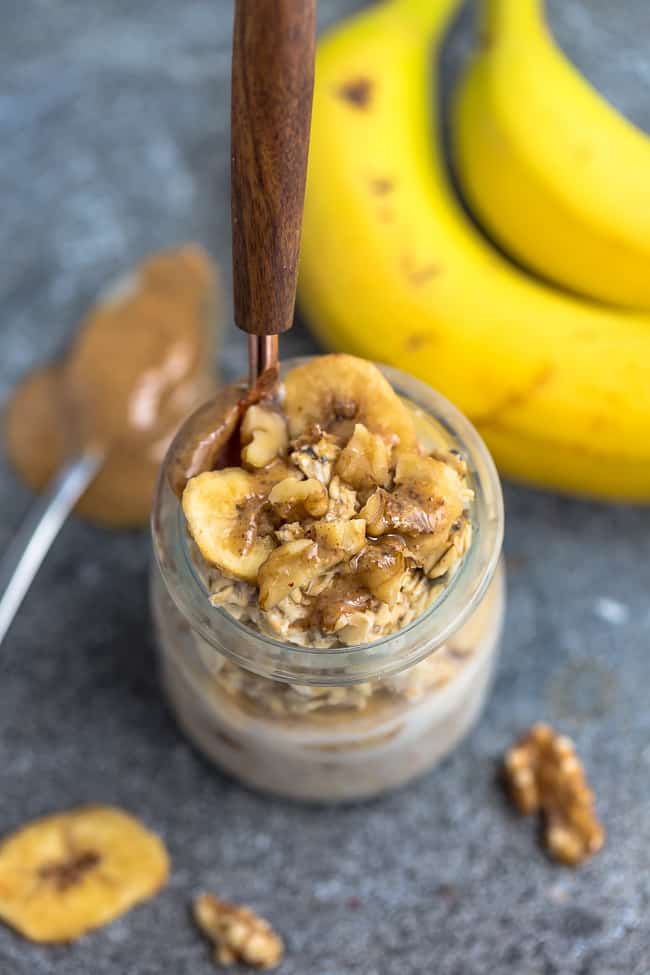 Banana Nut Overnight Oats an easy make ahead gluten free breakfast for busy mornings on the go. Only 5 minutes of prep time made with hearty oats, bananas and crunchy walnuts.