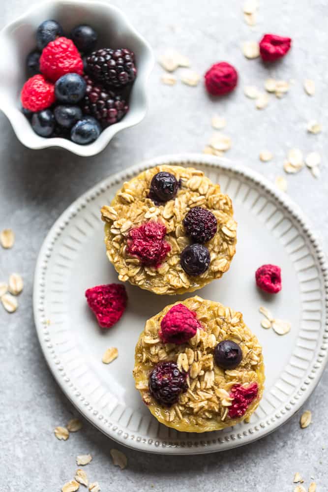 Berry Baked Oatmeal makes the perfect easy make-ahead healthy breakfast. Best of all, no refined sugar, gluten free and dairy free and just 10 minutes of prep time using ONE bowl!
