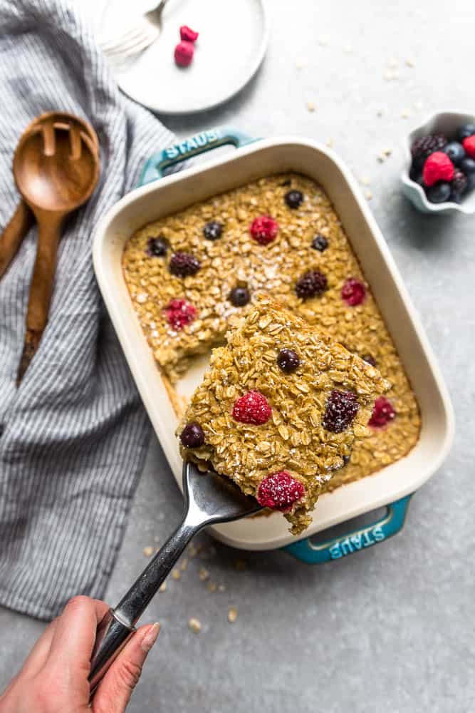 Berry Baked Oatmeal makes the perfect easy make-ahead healthy breakfast. Best of all, no refined sugar, gluten free and dairy free and just 10 minutes of prep time using ONE bowl!