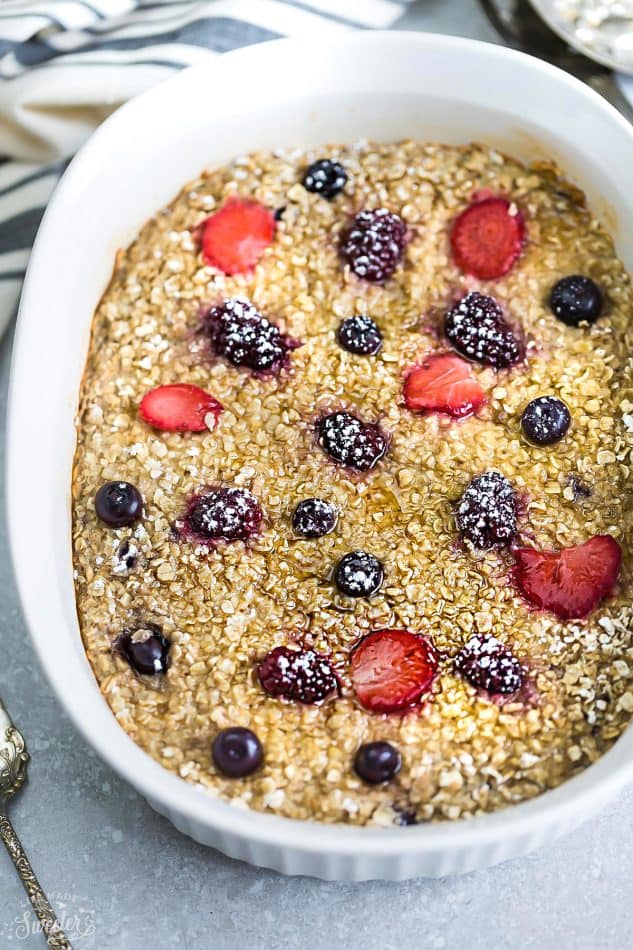 Berry Baked Oatmeal makes the perfect easy make-ahead healthy breakfast. Best of all, no refined sugar, gluten free and dairy free and just 10 minutes of prep time using ONE bowl!