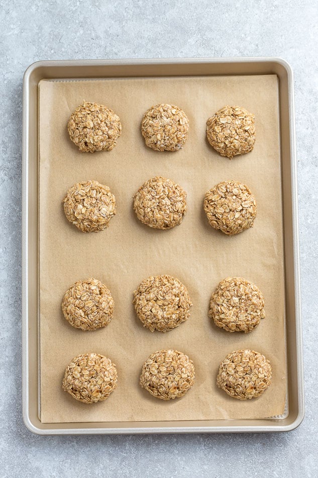 Healthy Breakfast Cookies - 12 Ways - switch up your snack lineup with these easy make ahead breakfast cookies for busy on-the-go mornings. Best of all, these recipes are all gluten free, refined sugar free with nut free, paleo / low carb / keto options.