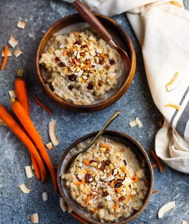 This Carrot Cake Oatmeal recipe is the perfect hearty and healthy breakfast. Best of all, it's so easy to customize and comes together so easy in just 30 minutes. A delicious and warm breakfast for spring and the Easter holiday.
