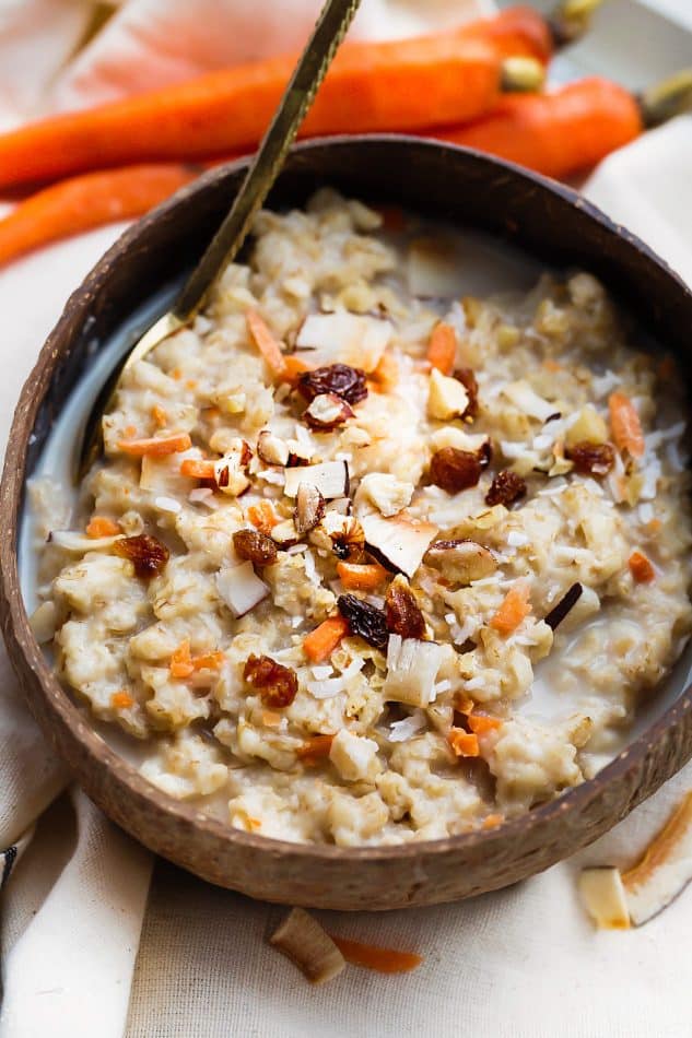 This Carrot Cake Oatmeal recipe is the perfect hearty and healthy breakfast. Best of all, it's so easy to customize and comes together so easy in just 30 minutes. A delicious and warm breakfast for spring and the Easter holiday.