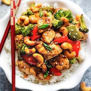 Quick & Easy Cashew Chicken Stir Fry 