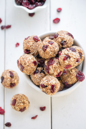 No Bake Cranberry Coconut Energy Bites make the perfect healthy snack on the go.