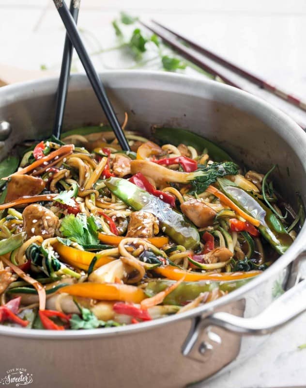 one pan dinner of healthy chicken chow mein zoodles