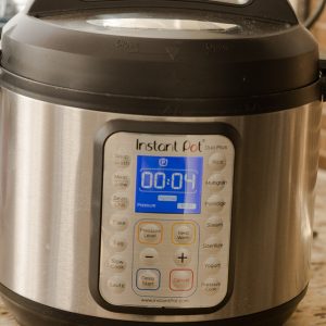 An Instant Pot Set to 4 Minutes of Cook Time