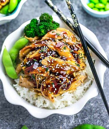 Instant Pot Teriyaki Chicken – this recipe is the perfect set and forget meal with a delicious homemade teriyaki sauce. Best of all, just 10 minutes of prep made in your Instant Pot pressure cooker and so much easier and better than the local Japanese takeout restaurant. There is also have a slow cooker version on the site. Great for school or work lunchboxes and Sunday meal prep. #teriyaki #takeoutfakeout #chicken #japanese #instantpot #pressurecooker #takeout #betterthantakeout #mealprep