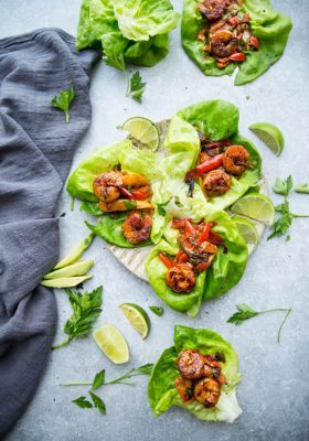Shrimp Fajita Lettuce Wraps - fresh, flavorful and a healthier way to enjoy fajitas! Less than 30 minutes to make and perfect for lunch or a lightened up dinner for busy weeknights!