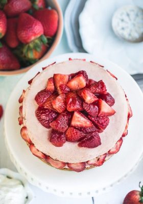 Low Carb Strawberry Cheesecake is rich, creamy and the perfect keto friendly dessert for spring and summer. Made with a gluten free almond flour crust, fresh pureed strawberries and a hint of lemon juice. A delicious no bake treat for Mother's Day, parties, barbecues, picnics and any special holiday.