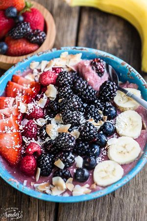 Mixed Berry Detox Smoothie Bowls make the perfect healthy breakfast or snack! Best of all, they're so easy to customize!