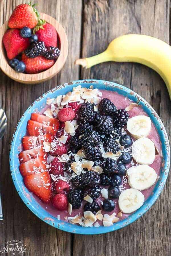 Berry Smoothie Bowl –