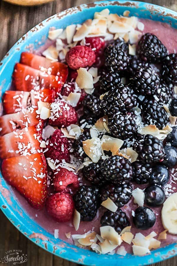 Mixed Berry Detox Smoothie Bowls make the perfect healthy breakfast or snack! Best of all, they're so easy to customize!