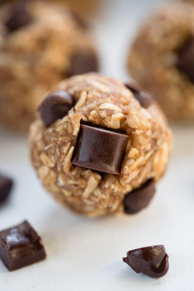 No Bake Peanut Butter Chocolate Chip Energy Bites make the perfect snack on the go