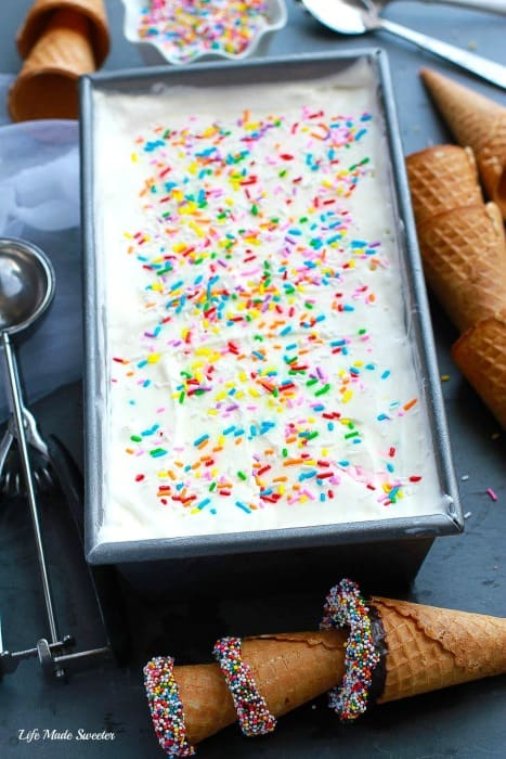 No-Churn Cake Batter Ice Cream {Funfetti} - All it takes is only 4 ingredients to make the smoothest & creamiest ice cream. No ice cream maker needed.