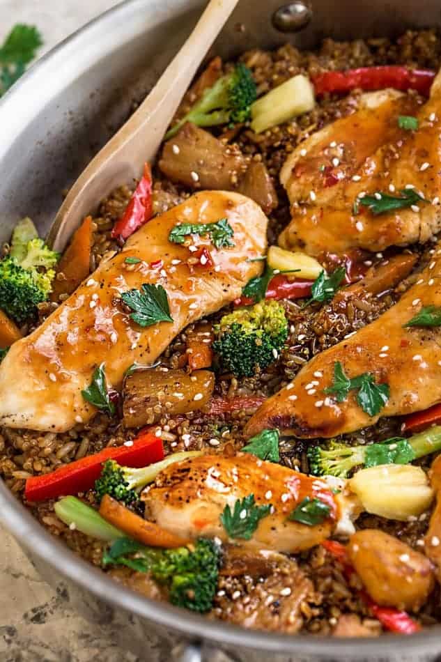 One Pot Sweet Chili Chicken makes the perfect easy weeknight meal. Best of all, takes just 30 minutes to make in entirely one pan!