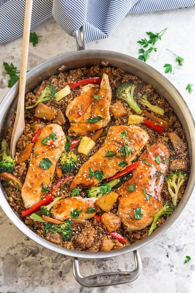 One Pot Sweet Chili Chicken makes the perfect easy weeknight meal. Best of all, takes just 30 minutes to make in entirely one pan!