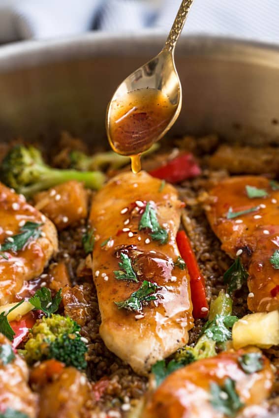 One Pot Sweet Chili Chicken makes the perfect easy weeknight meal. Best of all, takes just 30 minutes to make in entirely one pan!