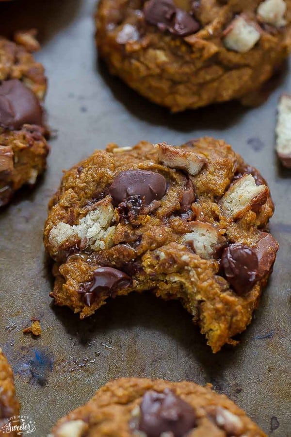 Pumpkin Oatmeal Chocolate Twix Cookies are such delicious cookies for fall