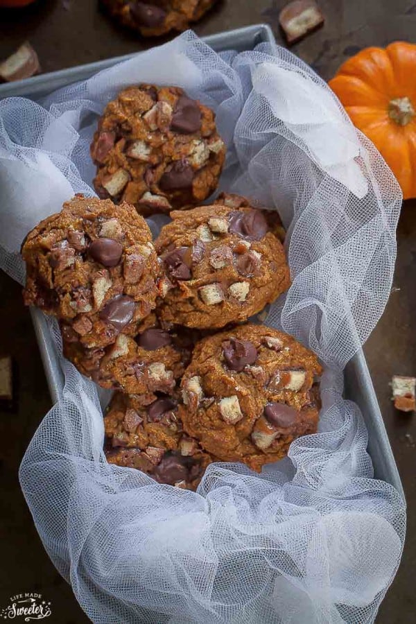 Pumpkin Chocolate Twix Cookies
