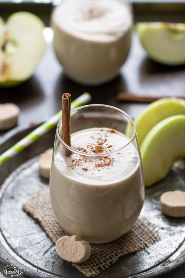 Pumpkin Spice Peanut Butter Apple Smoothie is the perfect filling breakfast for fall