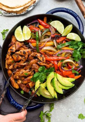 Easy Low Carb Chicken Fajitas - the perfect easy and healthy one pan meal for busy weeknights. Best of all, ready in 30 minutes with instructions for the grill or on a skillet. Bursting with chili lime flavors & served with low carb / keto friendly tortillas