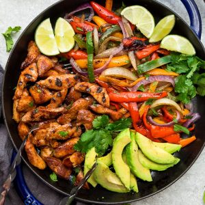 Chicken Fajitas Recipe { EASY SKILLET 30 MIN)