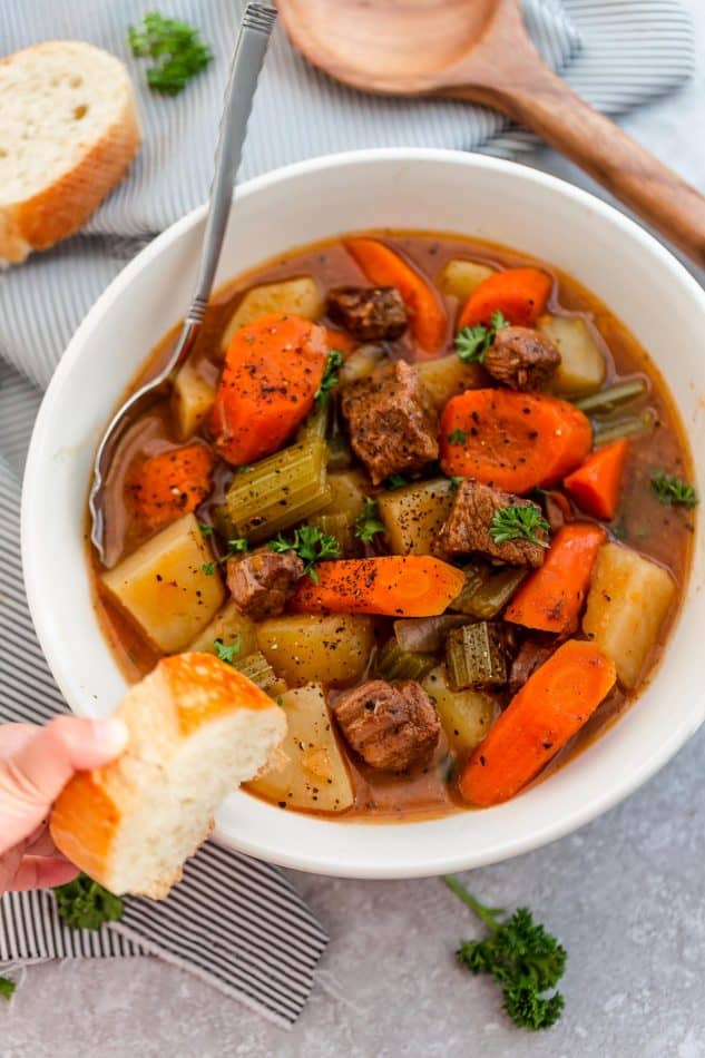 Easy Slow Cooker Beef Stew Recipe - Alphafoodie