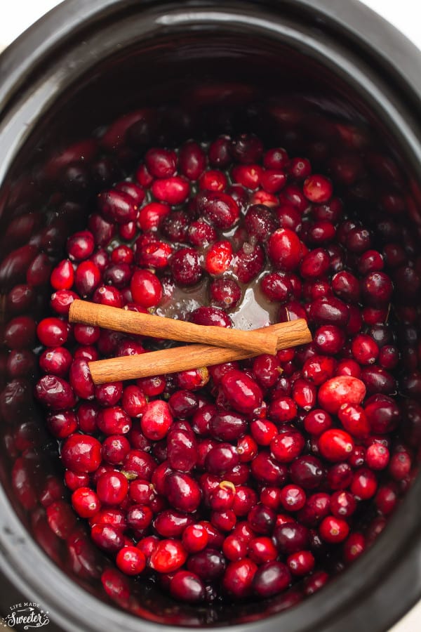 Slow Cooker Homemade Cranberry Sauce