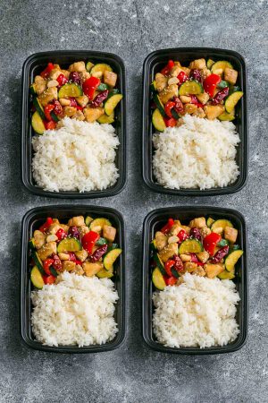 Skinny Slow Cooker Kung Pao Chicken makes the perfect easy and lightened up weeknight meal. Best of all, this takeout favorite, is SO much healthier and better than your local restaurant with just a few minutes of prep time. With gluten free and paleo friendly options. This is so much better and healthier! Weekly meal prep or healthy leftovers are great for lunch bowls for work or school.