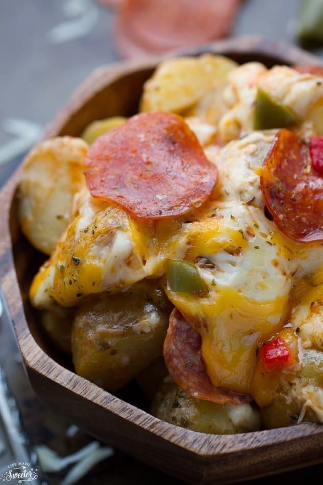 Slow Cooker Pizza Potatoes makes a great appetizer for game day!!
