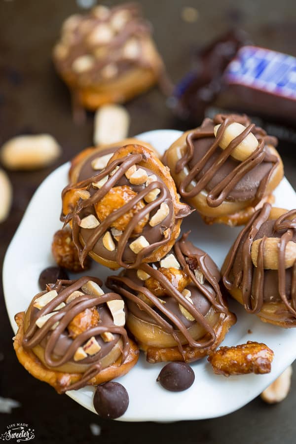 Snickers Pretzel Bites make the perfect easy holiday gift!