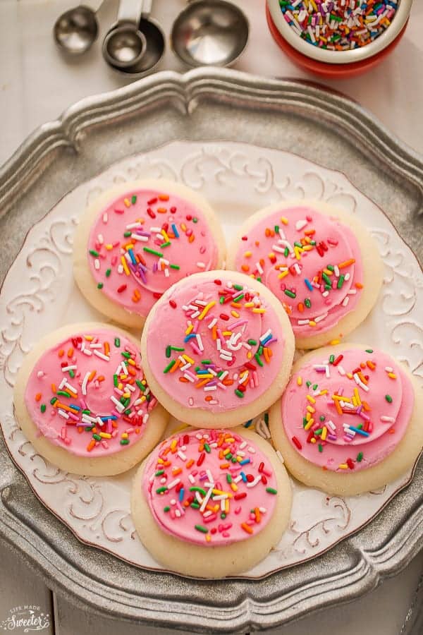 Easy Soft Sugar Cookies With Frosting