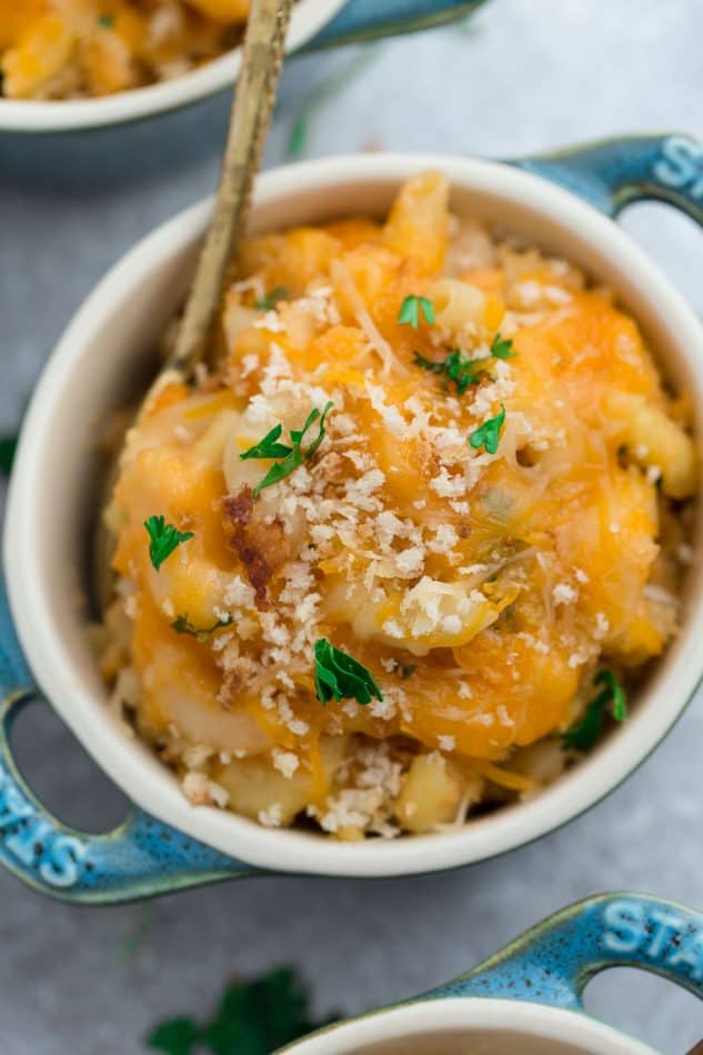 bowl of stovetop macaroni and cheese topped with panko breadcrumbs