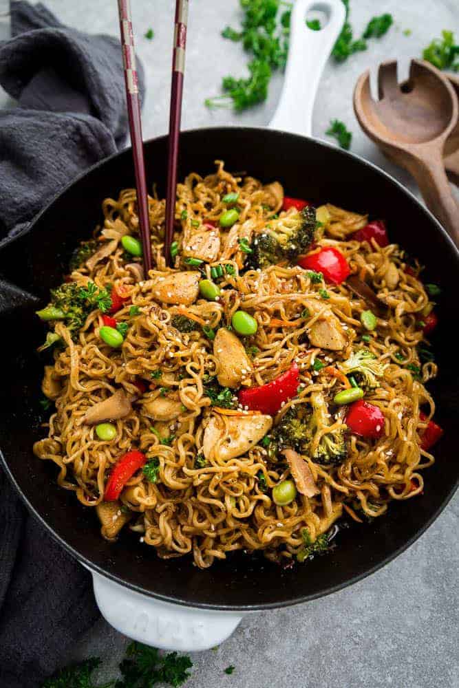 teriyaki-chicken-ramen-noodle-stir-fry-one-pot-skilet-dinner-idea