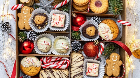 Christmas Cookie Box (How to make a cookie box) - Cloudy Kitchen