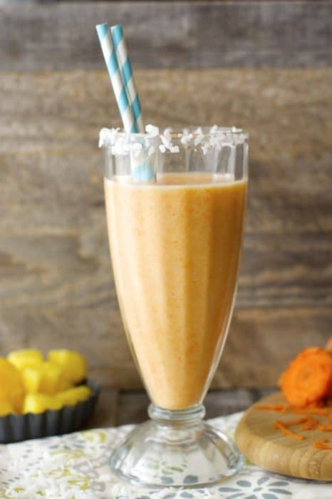 Carrot Cake Smoothie in a sundae glass