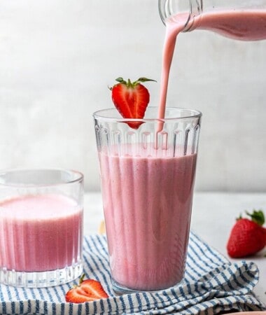 cropped-Easy-Healthy-Strawberry-Smoothie-recipe-1.jpg