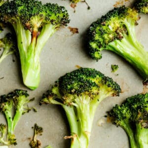 Pinterest graphic with air fryer broccoli.